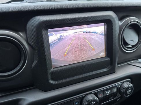 Used 2022 Jeep Wrangler Unlimited Sport image 25