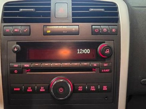 Used 2008 Pontiac Torrent 2WD w/ Preferred Package image 17