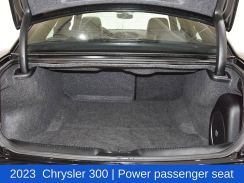 Used 2023 Chrysler 300 S image 30