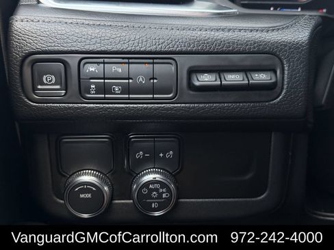 Used 2023 GMC Yukon Denali RWD image 24