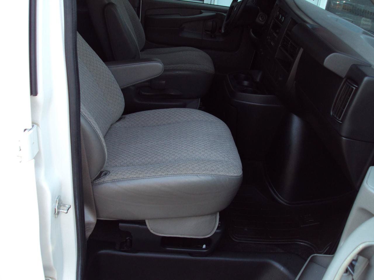 Used 2013 Chevrolet Express 1500 LT w/ LT Preferred Equipment Group AWD/4WD image 14