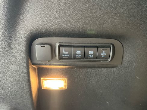 Used 2016 Ford Explorer Limited w/ Equipment Group 301A AWD/4WD image 10