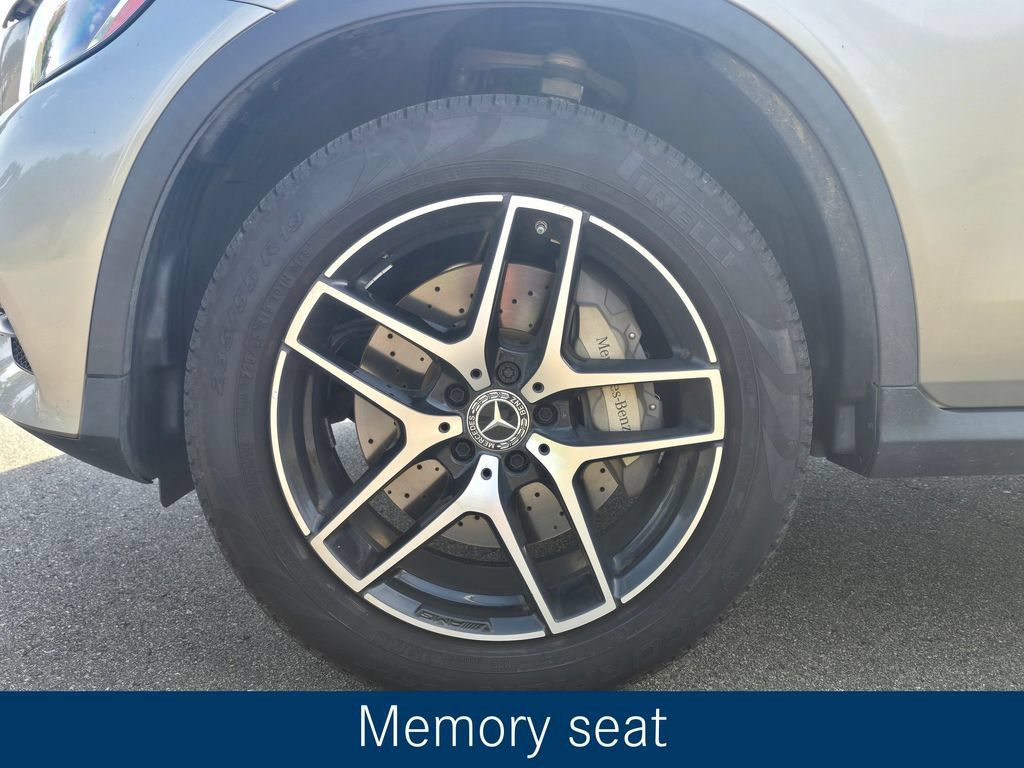 Used 2019 Mercedes-Benz GLC 300 4MATIC image 8