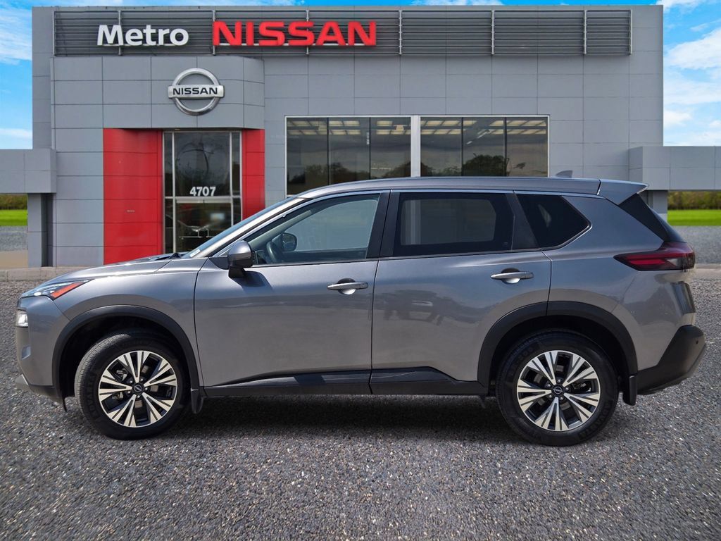 Certified 2023 Nissan Rogue SV FWD image 3