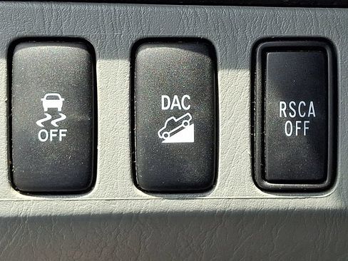 Used 2013 Toyota Tacoma 4x4 Access Cab V6 w/ TRD Off-Road Pkg image 24