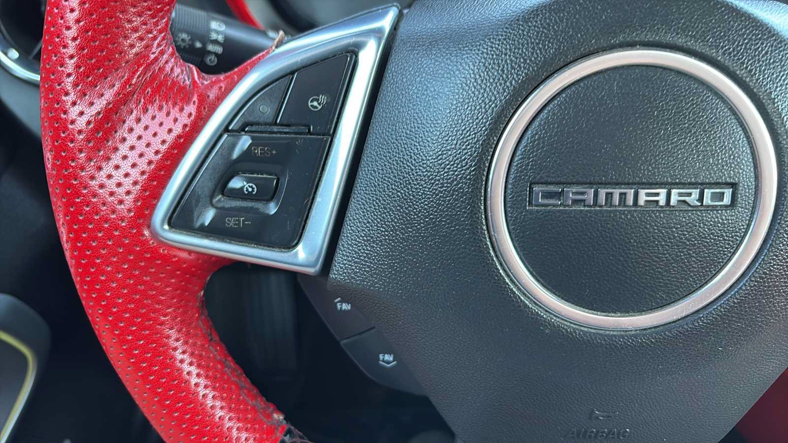 Used 2017 Chevrolet Camaro LT RWD image 14