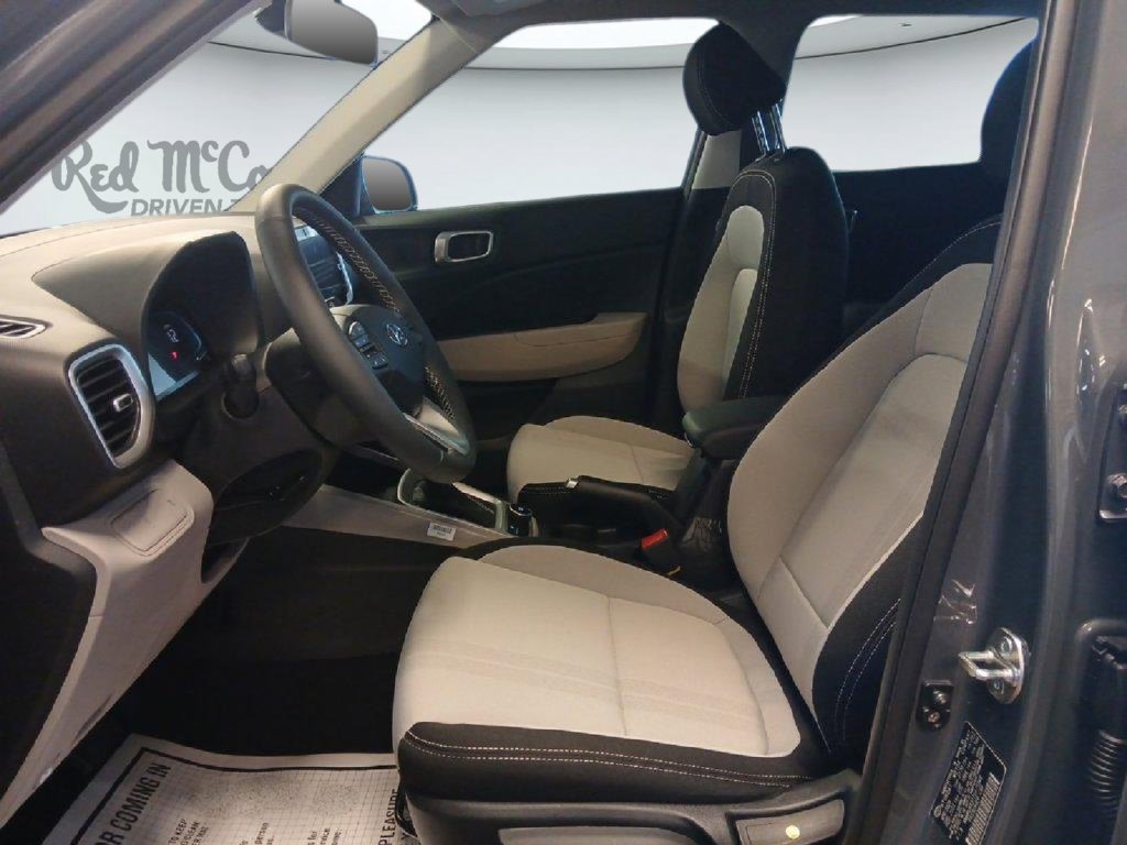 New 2026 Hyundai Venue SEL FWD image 3
