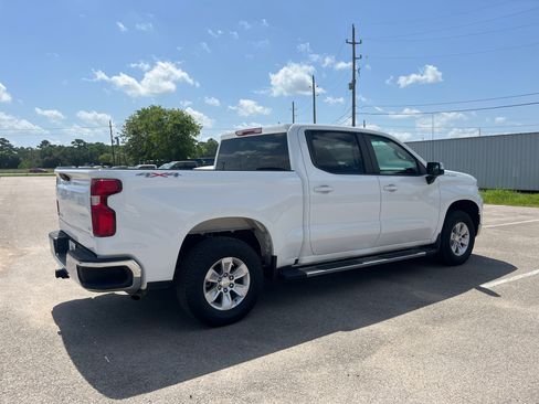 Used 2024 Chevrolet Silverado 1500 LT AWD/4WD image 2