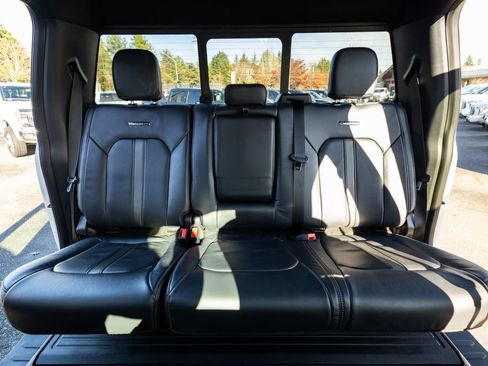 Used 2022 Ford F450 Platinum w/ FX4 Off-Road Package image 19