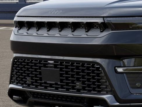 New 2026 Jeep Grand Wagoneer Limited AWD/4WD image 7