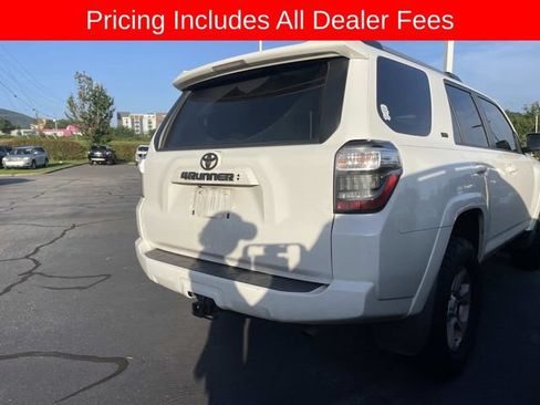 Used 2023 Toyota 4Runner SR5 AWD/4WD image 7