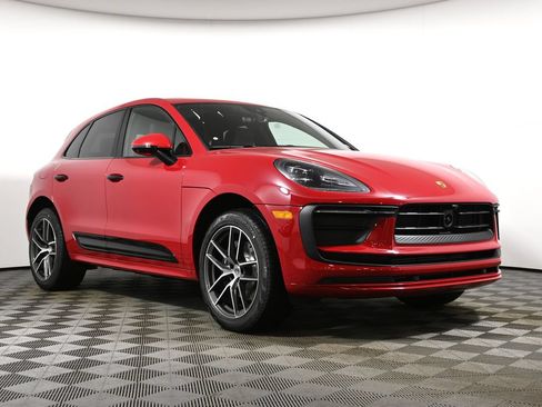 Used 2026 Porsche Macan AWD/4WD image 9