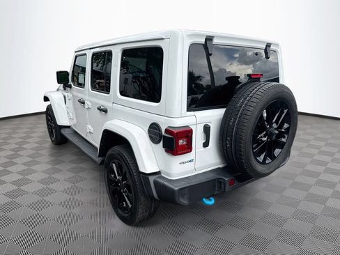 Used 2022 Jeep Wrangler Unlimited Sahara w/ Cold Weather Group AWD/4WD image 8