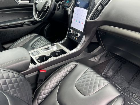 Used 2023 Ford Edge Titanium w/ Equipment Group 301A image 15