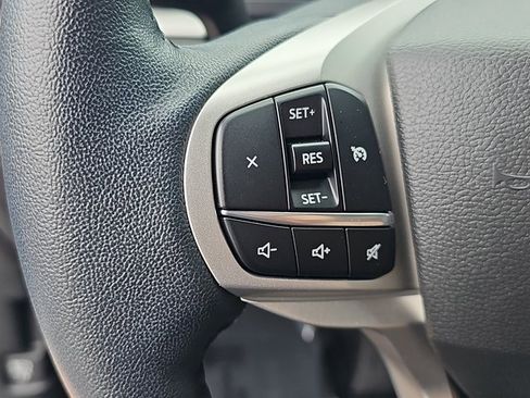 Used 2022 Ford Explorer XLT w/ Equipment Group 202A image 19