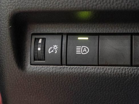 Used 2019 Toyota RAV4 XLE w/ Convenience Package AWD/4WD image 23