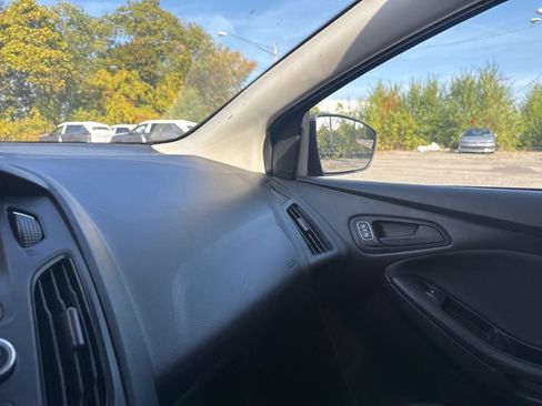 Used 2017 Ford Focus S image 30