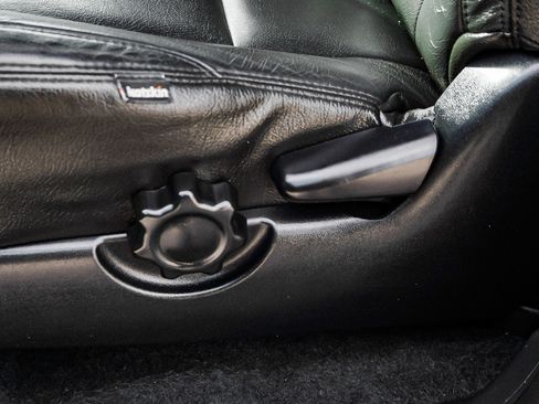 Used 2017 Toyota Tacoma TRD Off-Road w/ Premium & Technology Package image 20