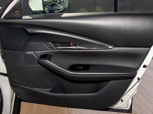 Used 2025 MAZDA CX-30 AWD 2.5 S w/ Preferred Package image 16