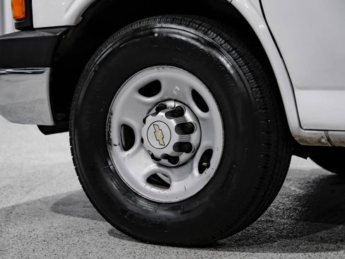 Used 2014 Chevrolet Express 2500 w/ Cold Climate Package RWD image 54