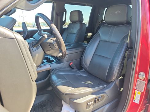 Used 2020 Chevrolet Silverado 2500 High Country w/ Technology Package AWD/4WD image 14