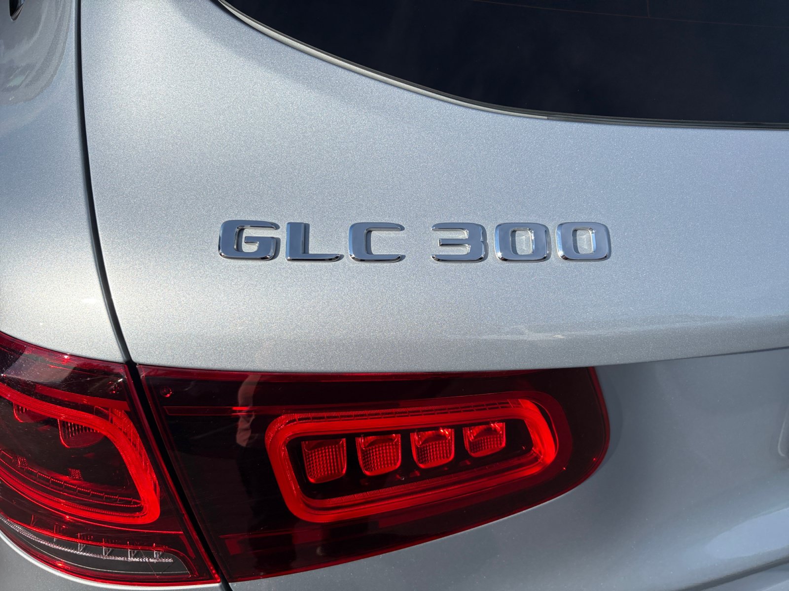 Used 2021 Mercedes-Benz GLC 300 4MATIC image 24