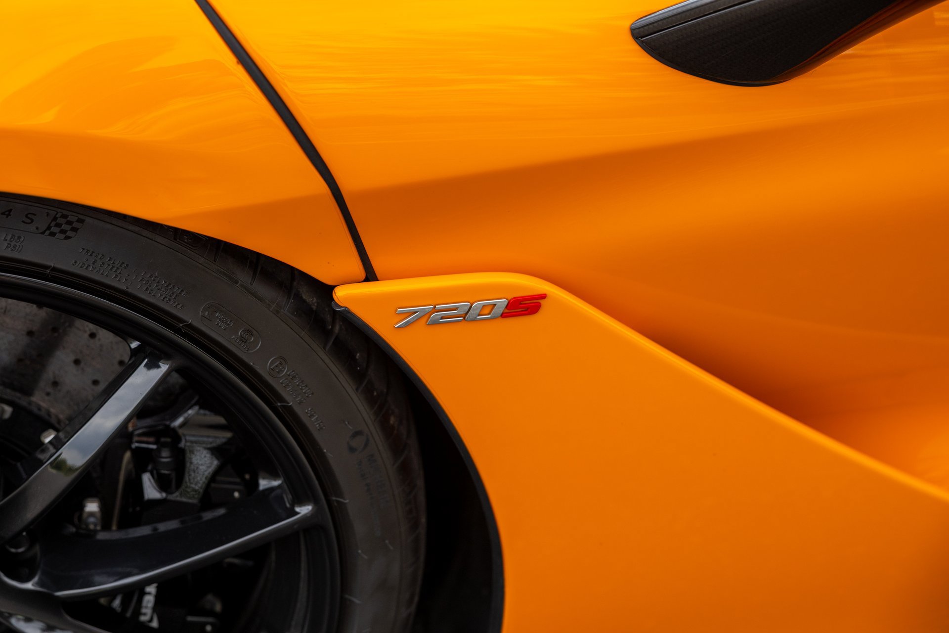 Used 2019 McLaren 720S RWD image 37