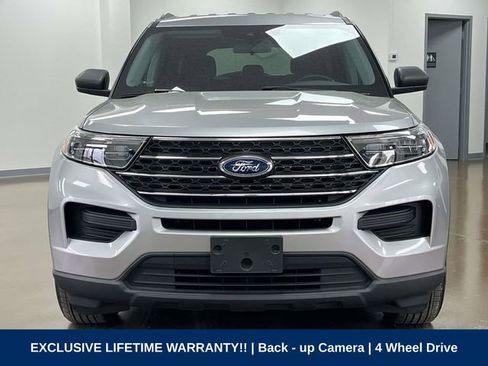 Used 2022 Ford Explorer XLT AWD/4WD image 2