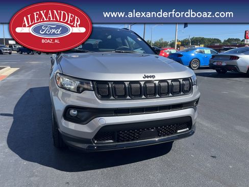 Used 2022 Jeep Compass Latitude image 5