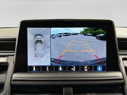 Used 2021 Chevrolet Tahoe Z71 w/ Z71 Signature Package AWD/4WD image 24