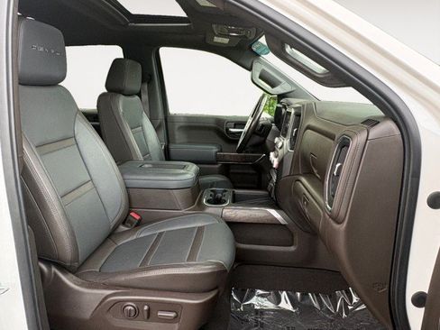 Used 2021 GMC Sierra 1500 Denali w/ Denali Premium Package AWD/4WD image 8