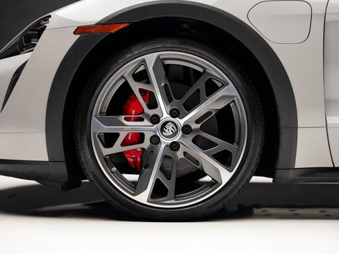 Used 2023 Porsche Taycan 4S image 18