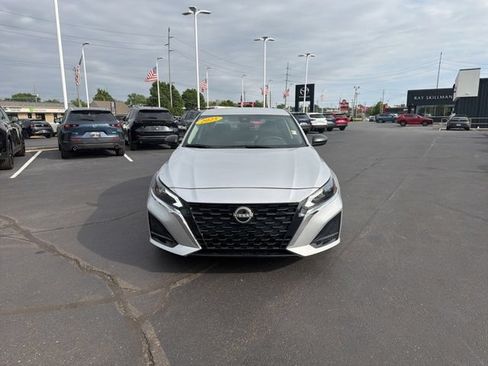 Used 2025 Nissan Altima 2.5 SV FWD image 22