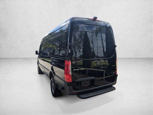 Used 2025 Mercedes-Benz Sprinter 2500 image 7