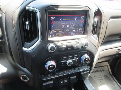 Certified 2020 GMC Sierra 1500 AT4 w/ AT4 Premium Package AWD/4WD image 32