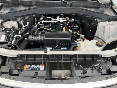 Used 2022 Ford Explorer XLT w/ Equipment Group 202A AWD/4WD image 38