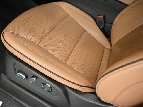Used 2025 Cadillac Escalade Premium Luxury RWD image 20