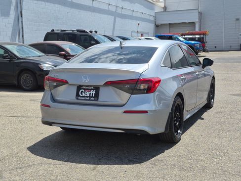 Used 2023 Honda Civic EX image 3