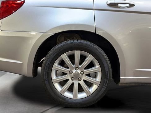 Used 2012 Chrysler 200 Touring image 34