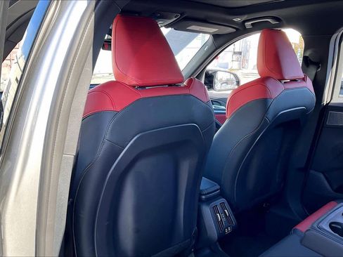 Used 2025 BMW X1 M35i w/ Shadowloine Package image 22