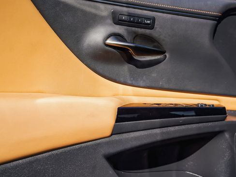 Used 2022 Lexus ES 350 image 16