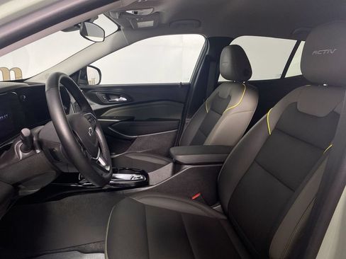 Certified 2025 Chevrolet Trax ACTIV w/ Driver Confidence Package FWD image 11