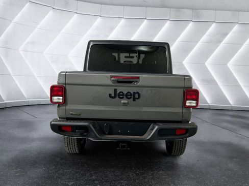 Used 2022 Jeep Gladiator Sport AWD/4WD image 5