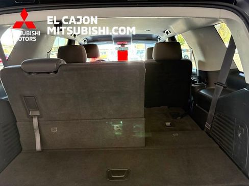 Used 2017 GMC Yukon SLE w/ SLE Value Package image 5