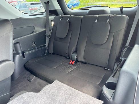 Used 2023 Ford Explorer XLT AWD/4WD image 13