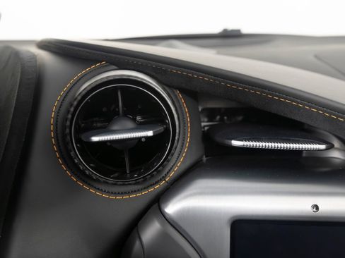 Used 2024 McLaren 750S Spider RWD image 22