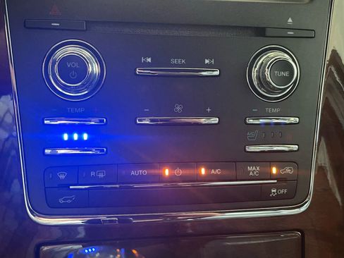 Used 2015 Lincoln Navigator 2WD image 10