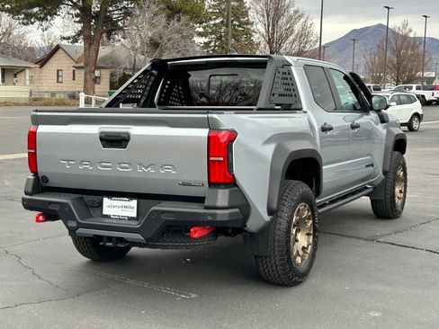 Used 2024 Toyota Tacoma Trailhunter image 5