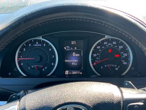 Used 2017 Toyota Camry SE FWD image 13