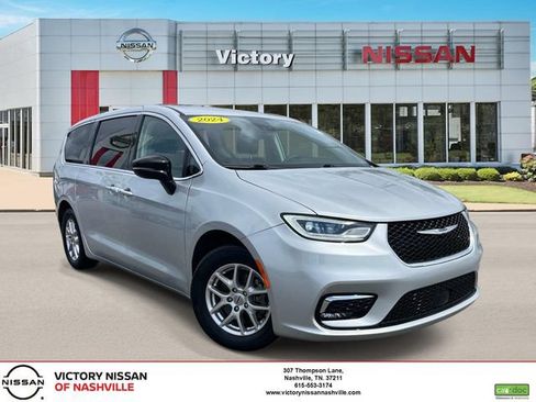 Used 2024 Chrysler Pacifica Touring-L FWD image 1